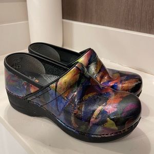 Dansko XP 2.0 Nurse Shoes | Color Wash Patent